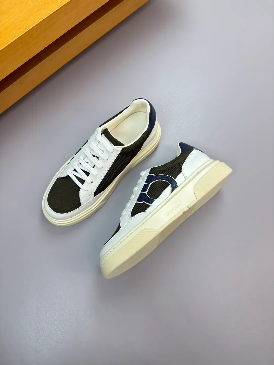Men's men's shoes 💰420 [New style] 🏃‍♂️🏃‍♂️[ Ferragamo] Ferragamo - High-end quality original order·Casual sports shoes - Upper: 🔝Nappa calfskin, suede calfskin, shoe body. Sewing brand totem, tongue air pressure brand logo - Inner: water-dyed cowhide - Outsole: ultra-light TPU foam rubber; molded outsole -Ultra-high quality control and fine workmanship: outstanding (high-end, extravagance, grade) -Size: 38-45 (46, can be customized)